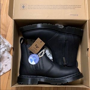 2976 Alyson Dr. Martens.